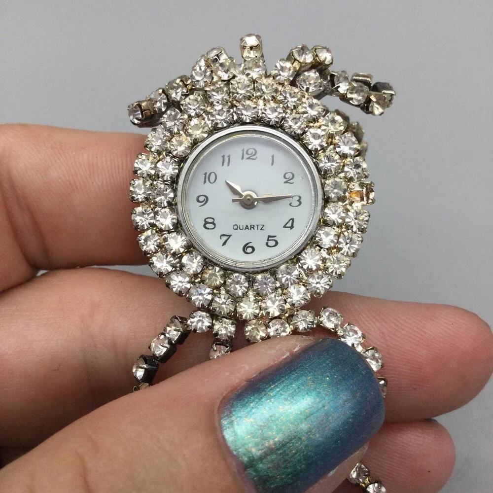 Rhinestone Cocktail Womens Watch 28mm White Dial Silver Tone New Battery 7.5